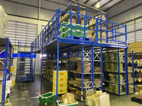 Micro rack support Mezzanine floor